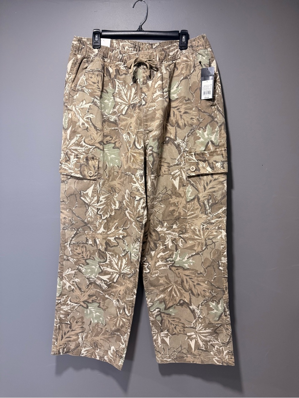 Original Use Men's Leaf-Camo Cargo Pants in Tan and Sage